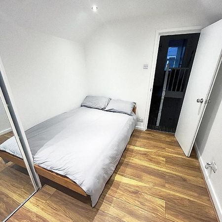 Ak Serviced Apartments - Exclusive Two-Bedroom Apartment Кардиф Екстериор снимка