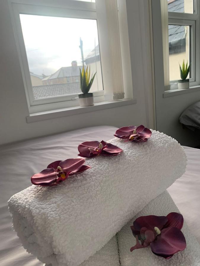 Ak Serviced Apartments - Exclusive Two-Bedroom Apartment Кардиф Екстериор снимка